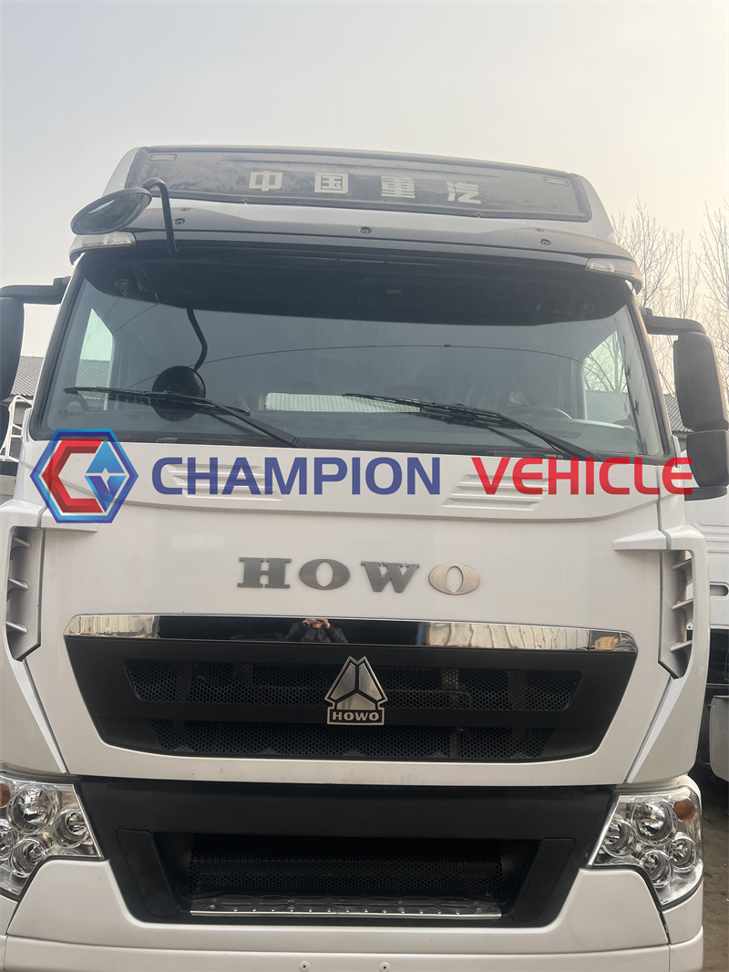 Used HOWO T7 6x4 Tractor Truck