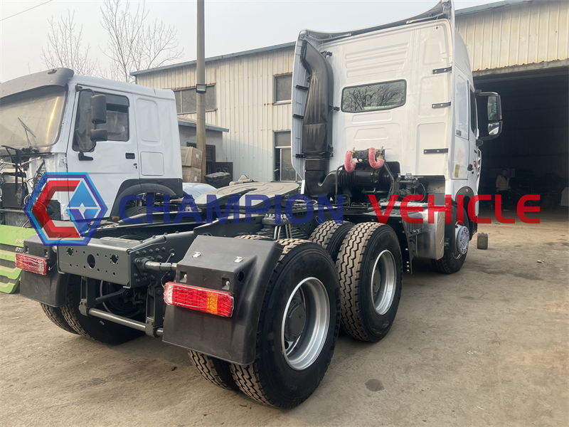 Used HOWO T7 6x4 Tractor Truck