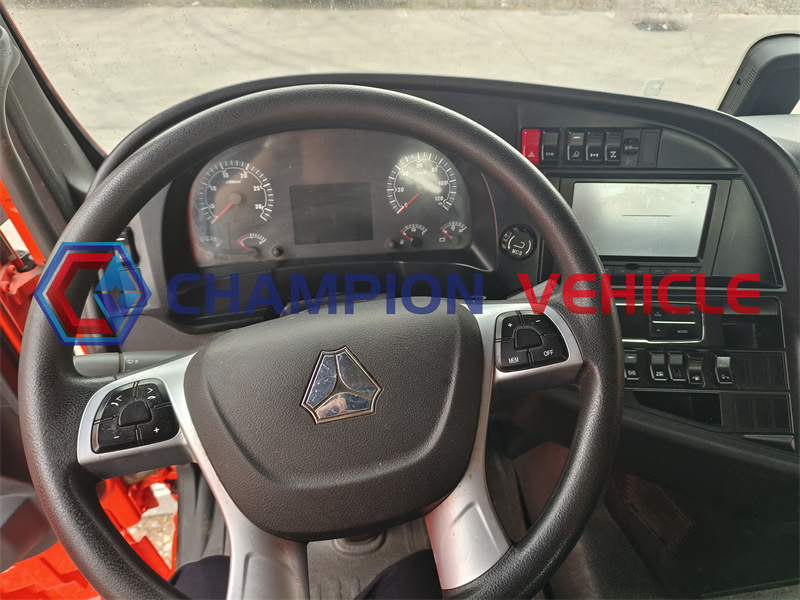 20年二手汕德卡牵引车 (21)