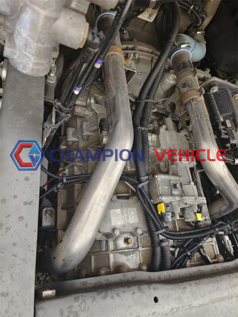 20年二手汕德卡牵引车 (18)