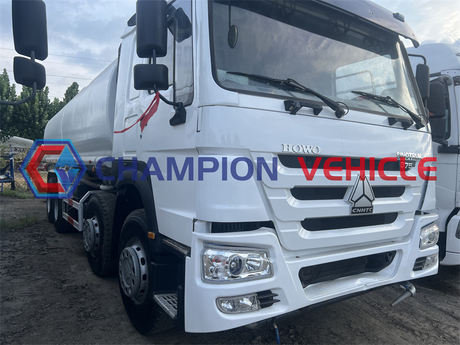 Used HOWO 8*4 Oil Tanker Truck