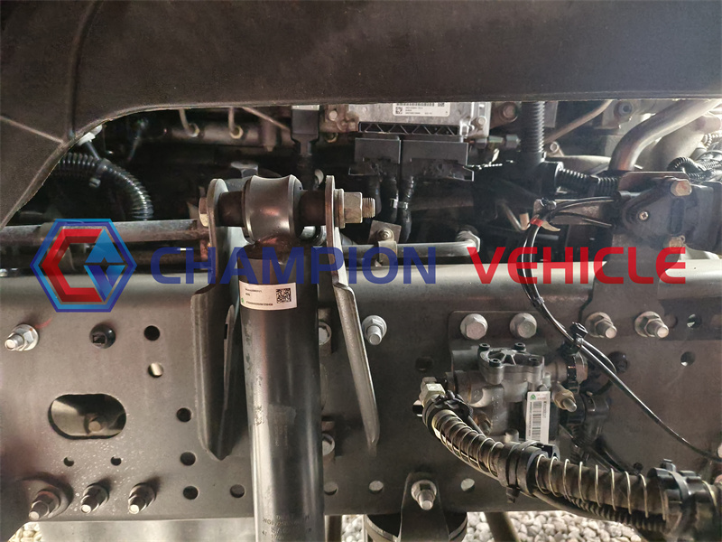 20年二手汕德卡牵引车 (1)