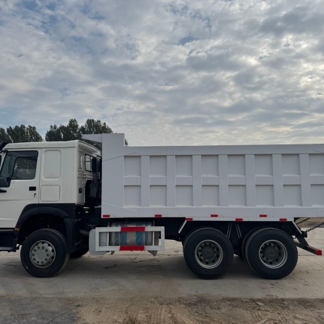Used HOWO 8x4 Dump Truck 