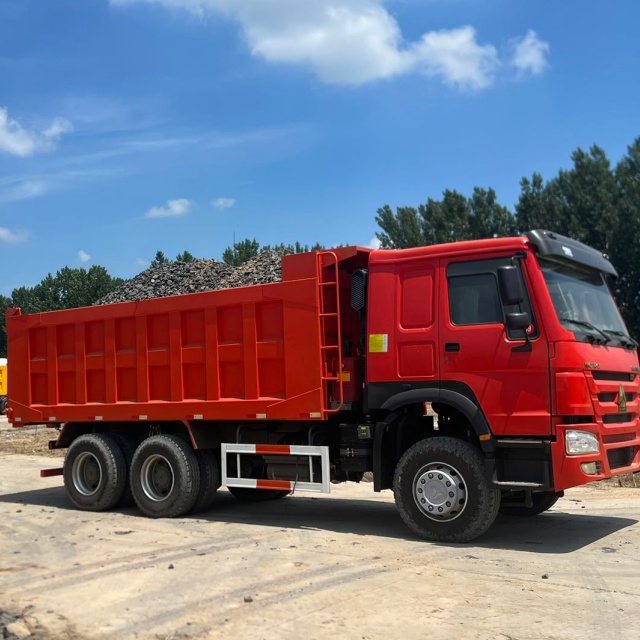 Used Dump Trucks 25 Tons 10 Wheels 6X4 HOWO Sinotruk Second Hand Trucks Tipper Excellent Condition