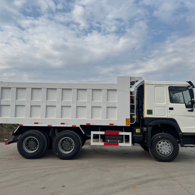 Used HOWO 8x4 Dump Truck 
