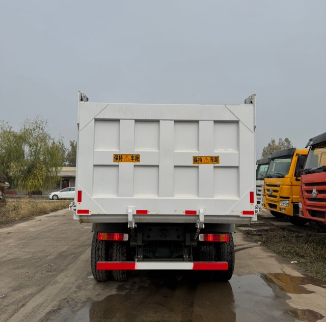 Supply Used Sinotruk HOWO 6X4 371 420HP 10 Wheel Dump Tipper Cargo Lorry Van Tow Dumper Concrete Tractor Truck for Sale