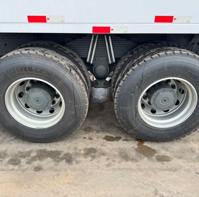 African Market Sinotruk Used Trucks/Used Dump Truck 371HP 375HP, HOWO 6X4/8X4 Truck 12 Wheels Used HOWO Truck Tipper Truck